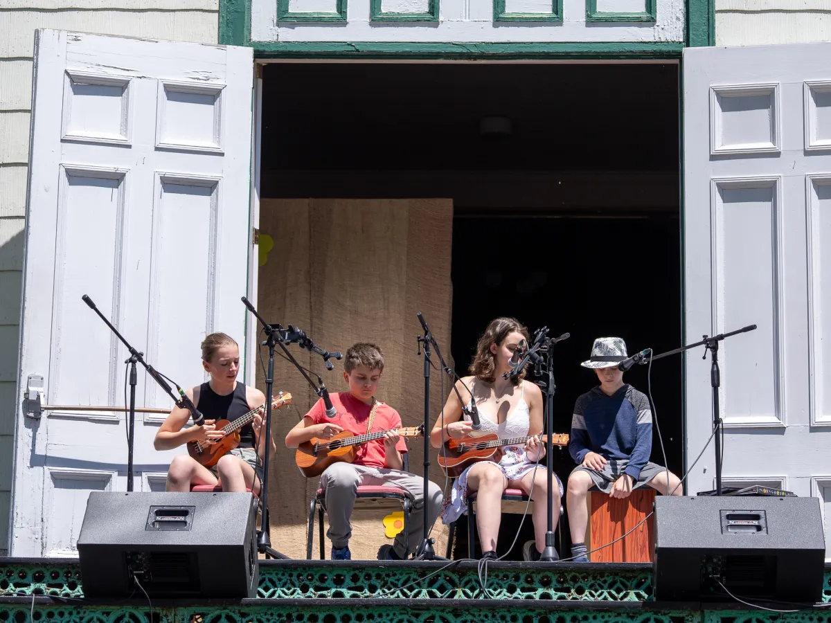 Charles Marceau-Cotton | Carlito Photo Spectacle fête du village